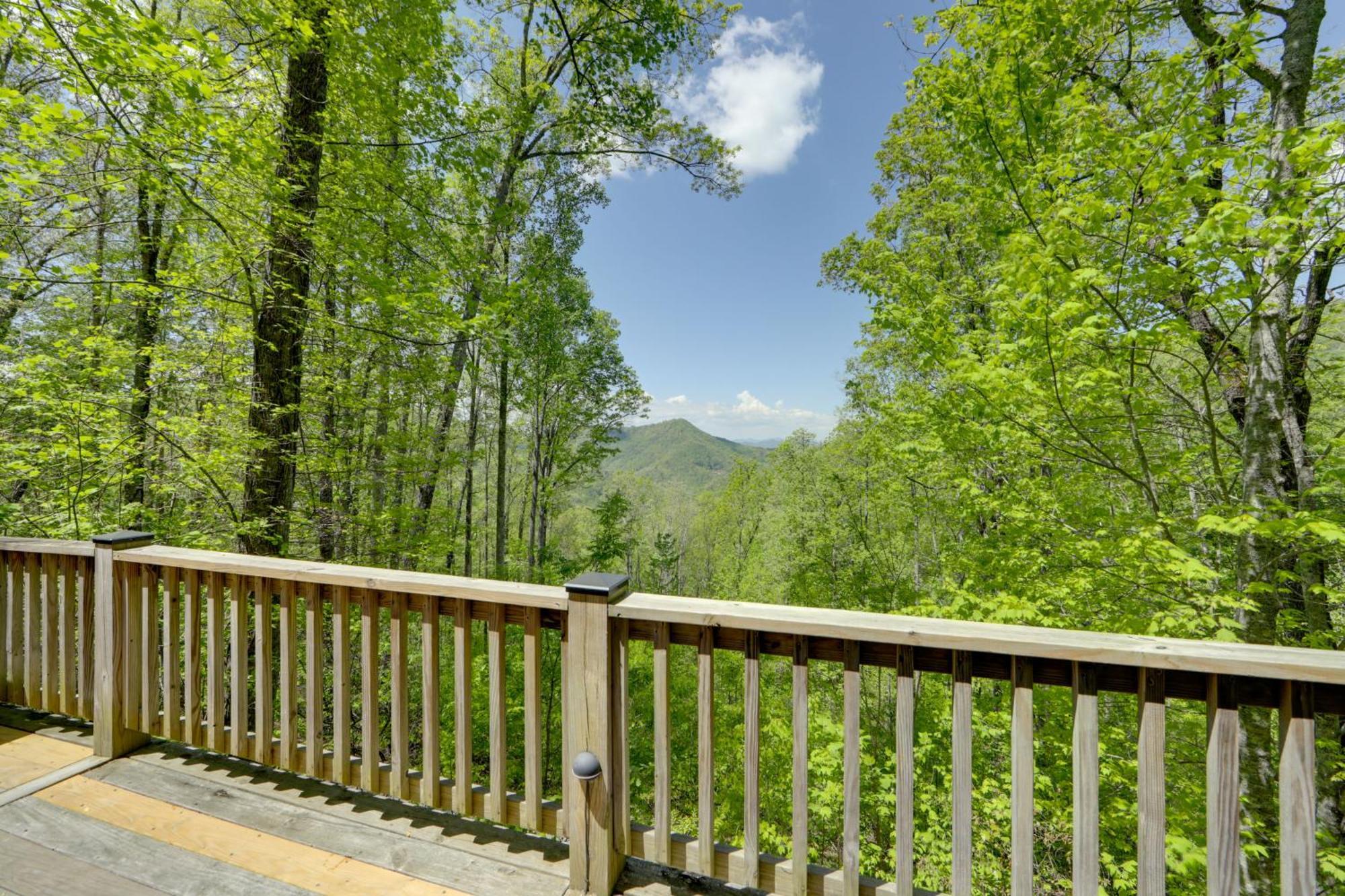 Bryson City Cabin With Hot Tub And Mountain Views! Εξωτερικό φωτογραφία