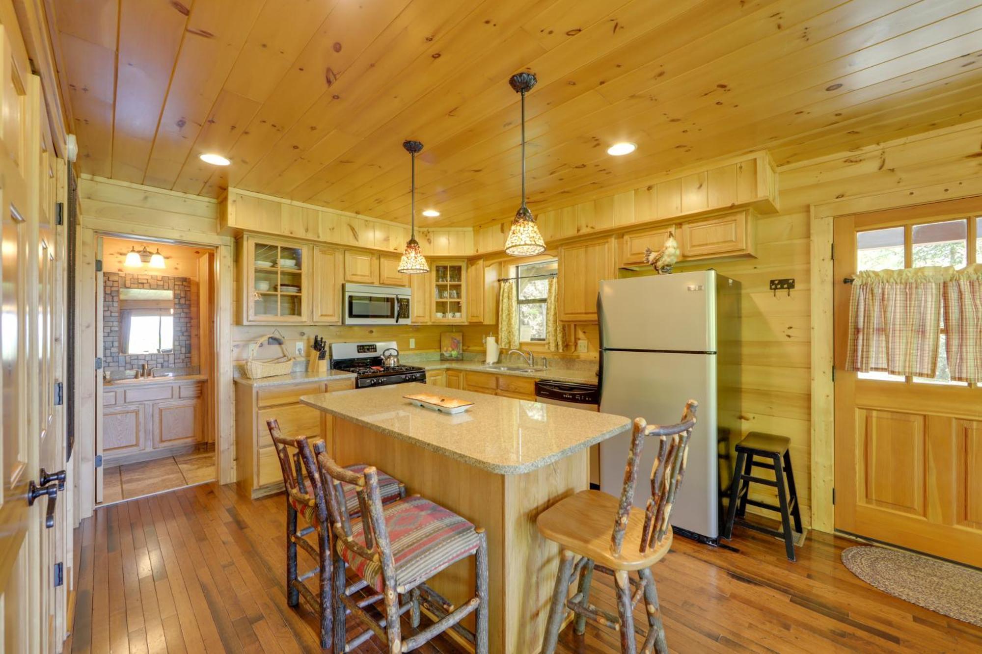 Bryson City Cabin With Hot Tub And Mountain Views! Εξωτερικό φωτογραφία