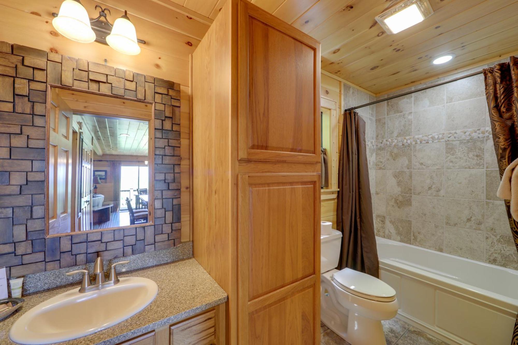 Bryson City Cabin With Hot Tub And Mountain Views! Εξωτερικό φωτογραφία