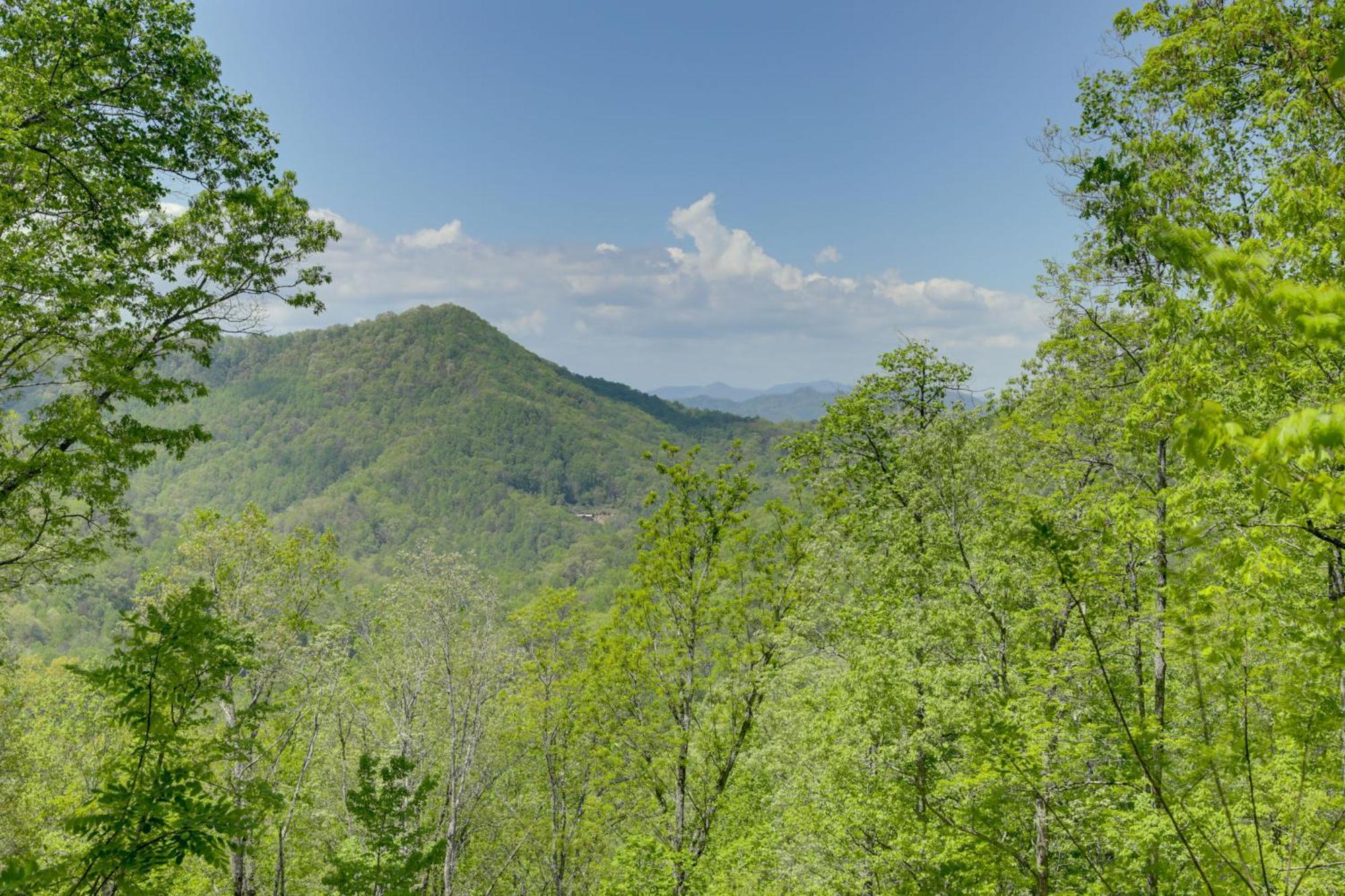 Bryson City Cabin With Hot Tub And Mountain Views! Εξωτερικό φωτογραφία
